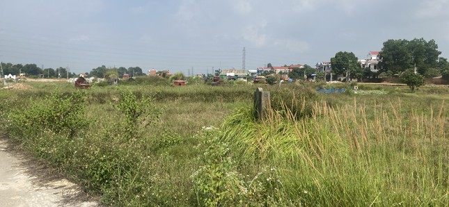 Huyện Sóc Sơn ‘chốt hạn’ di dời mồ mả để xây dựng khu tái định cư cho bãi rác Nam Sơn - Ảnh 1.