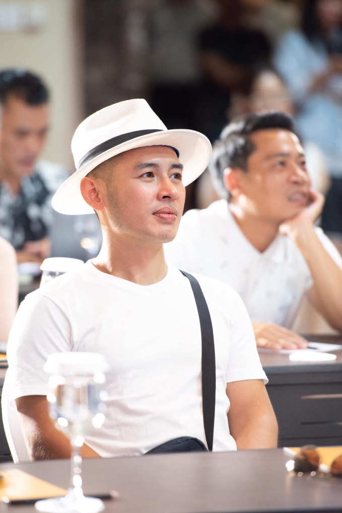 Khán giả sốc khi Hoàng Hải bị loại ở "Ca sĩ mặt nạ": Tuổi 41 vẫn quá đẹp, hé lộ sự thật về 4 đứa con - Ảnh 2.