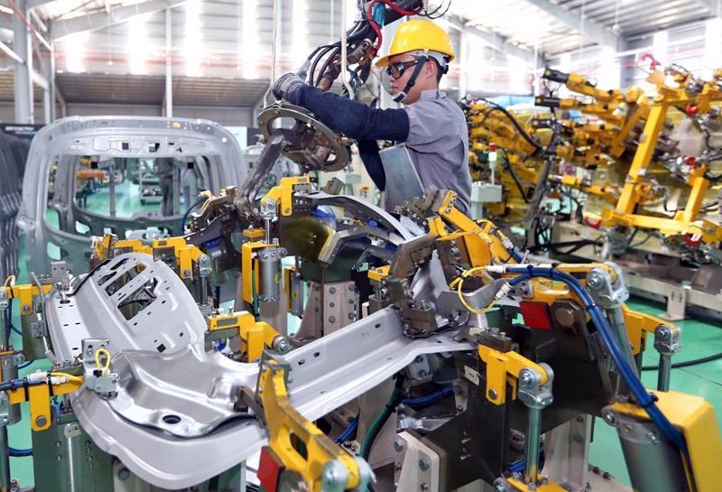 Kinh tế tăng tốc cuối năm, điểm tựa cho tăng trưởng 2024 - Ảnh 2. Kinh tế tăng tốc cuối năm, điểm tựa cho tăng trưởng 2024 - Ảnh 2.