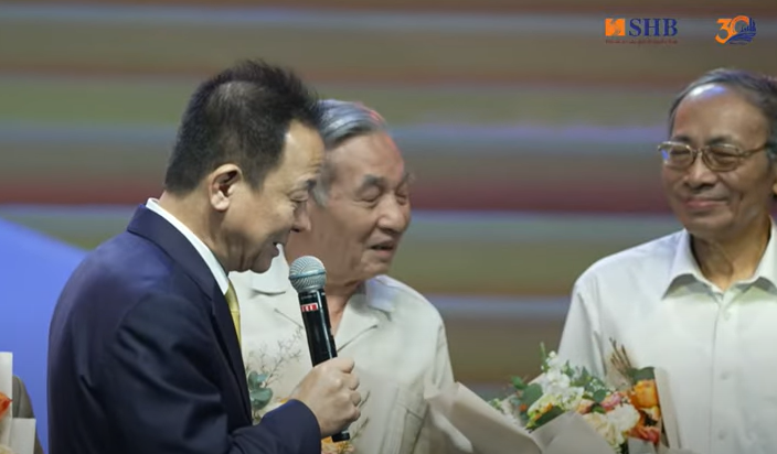 Chủ tịch SHB Đỗ Quang Hiển xúc động tiết lộ &quot;người thầy&quot; dậy kinh doanh xuất nhập khẩu, giúp ông xây cơ đồ như ngày nay - Ảnh 2.