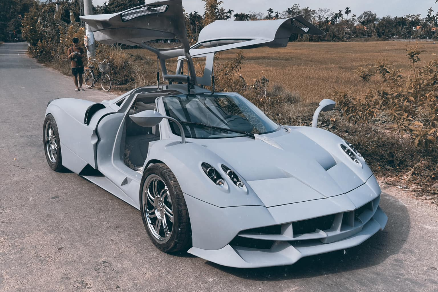 Nhóm bạn Quảng Ninh biến xe nát trông như Pagani Huayra của Minh Nhựa: '2 điểm đặc biệt khác hẳn các xe trước'- Ảnh 1.