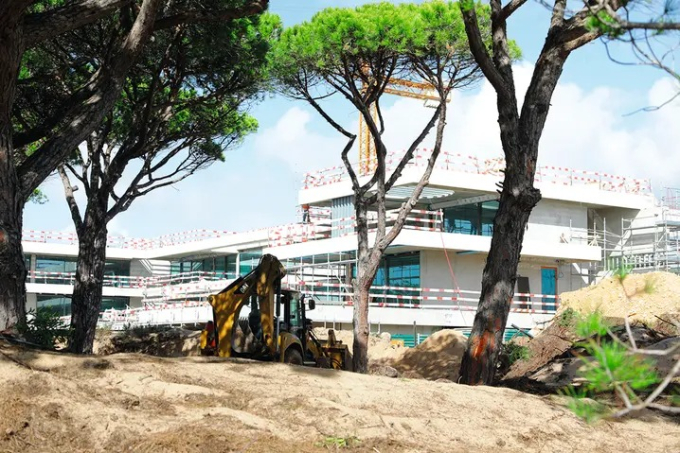Cận cảnh siêu biệt thự "đắt nhất Bồ Đào Nha" đang được Ronaldo xây dựng: Rộng 2.700 m2, giá sơ sơ hơn 550 tỷ