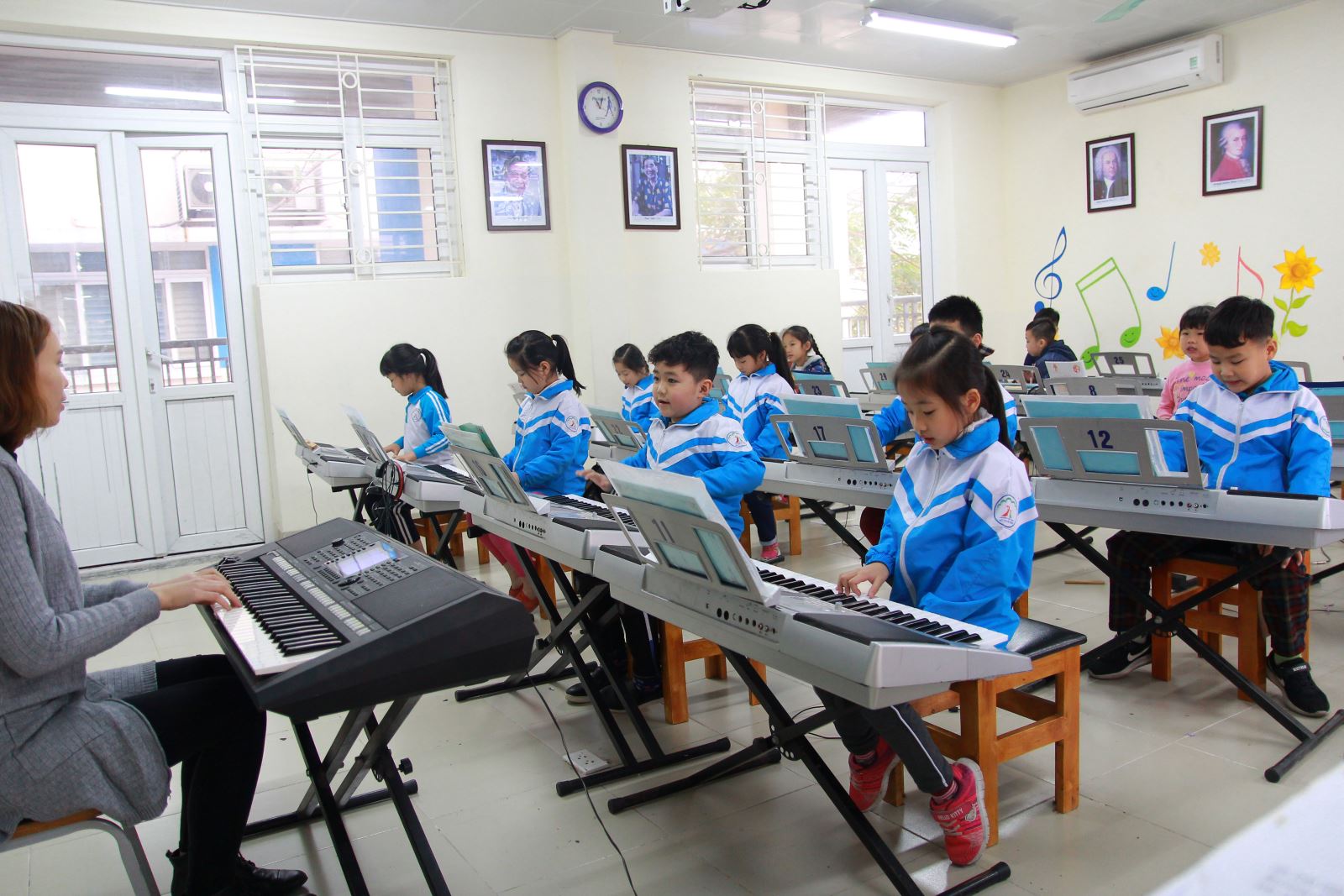 Không phải quận Cầu Giấy hay quận Thanh Xuân, đây mới là quận có nhiều trường CÔNG LẬP CHẤT LƯỢNG CAO nhất Hà Nội- Ảnh 5.