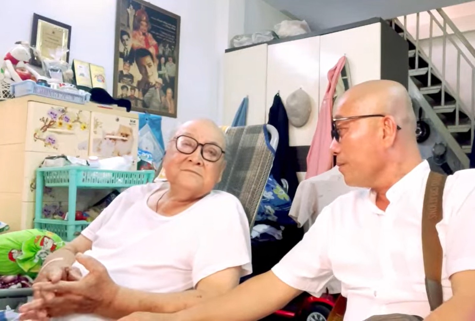 Nghệ sĩ Hùng Minh tuổi 84: Vẫn phải ở nhà thuê, vừa trải qua bạo bệnh, sinh hoạt khó khăn - Ảnh 2.