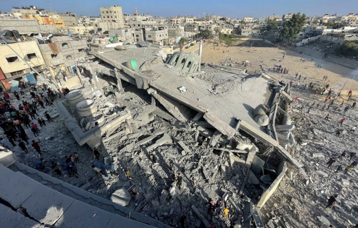 Bệnh viện lớn nhất Gaza ngừng hoạt động, Mỹ tập kích loạt mục tiêu Syria - Ảnh 1.