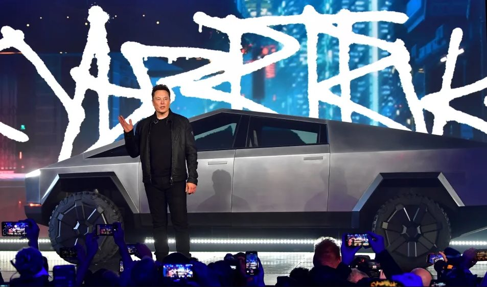 Giữa cơn khát tiền mặt, Elon Musk &quot;tuyệt vọng&quot; khơi mào cuộc chiến Tesla không thể thắng - Ảnh 2.