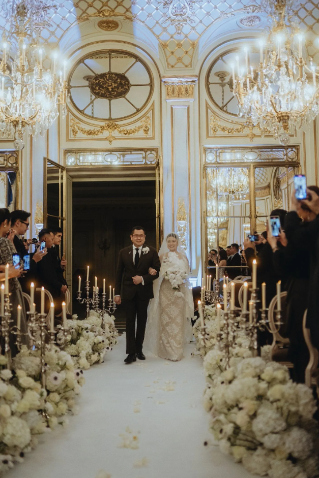 Đám cưới xa hoa trong lâu đài tại Pháp của con gái tỷ phú giàu bậc nhất Indonesia: Tính sơ chi phí cũng đủ &quot;choáng&quot;- Ảnh 13.