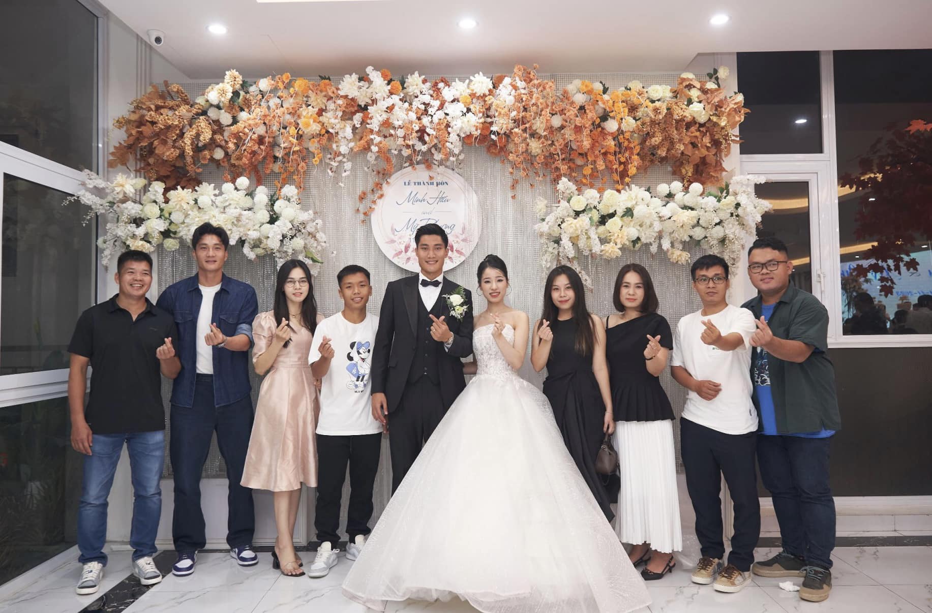 Cựu thủ môn U20 Việt Nam lấy vợ giáo viên, đám cưới không linh đình như Đoàn Văn Hậu nhưng trọn vẹn hạnh phúc- Ảnh 3.
