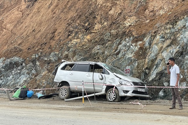 Tai nạn liên hoàn, giao thông ùn tắc kéo dài ở Hòa Bình - Ảnh 5.