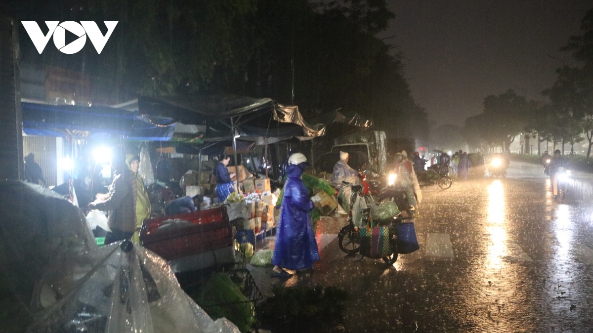 Lũ lớn trong đêm, người dân Thừa Thiên Huế trở tay không kịp - Ảnh 20.