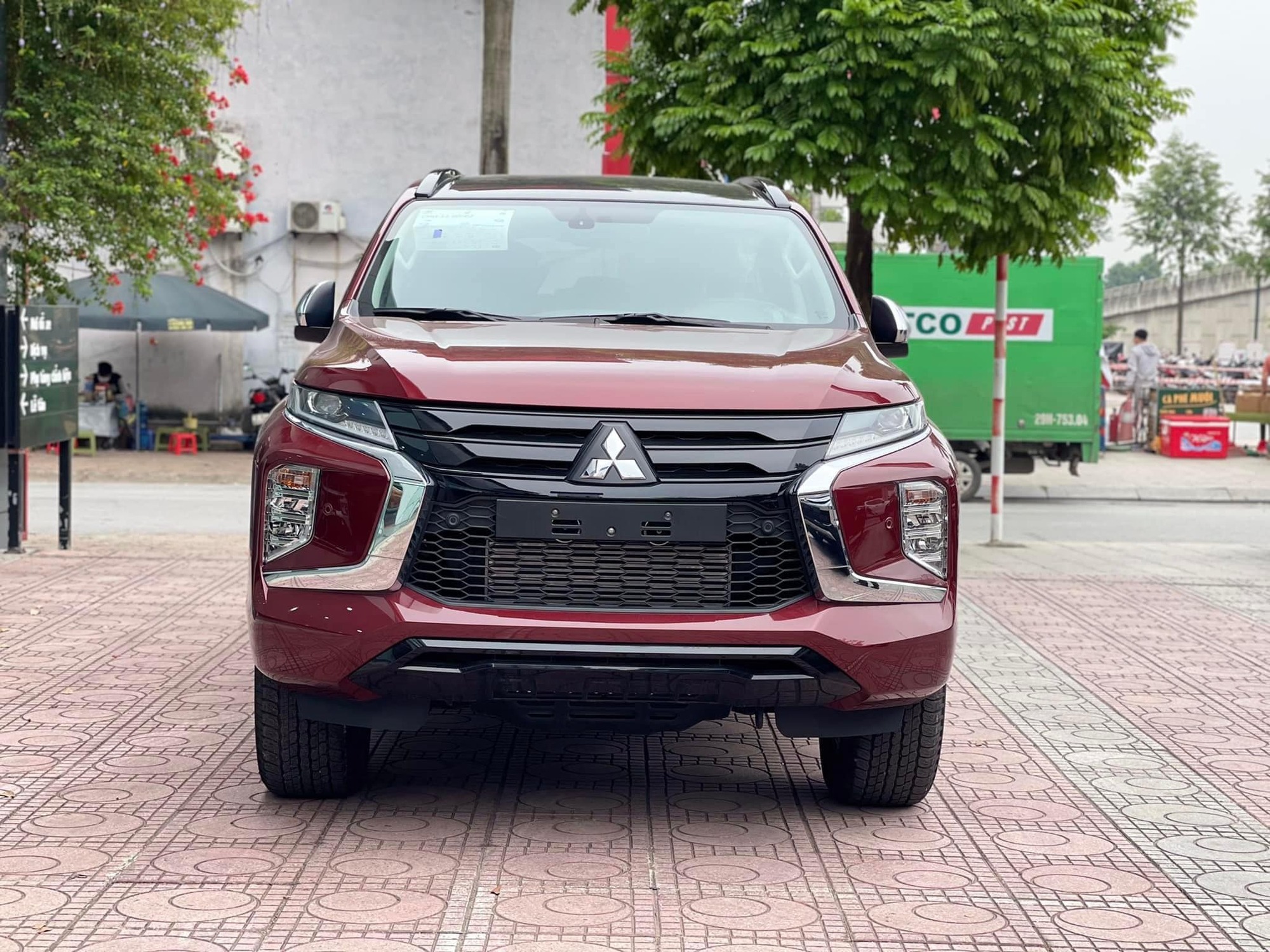 Mitsubishi Pajero Sport thêm bản mới tại Việt Nam: Đẹp hơn, thêm option, chơi sốc với 'mua xe từ 230 triệu' - Ảnh 13. Mitsubishi Pajero Sport thêm bản mới tại Việt Nam: Đẹp hơn, thêm option, chơi sốc với 'mua xe từ 230 triệu' - Ảnh 13.