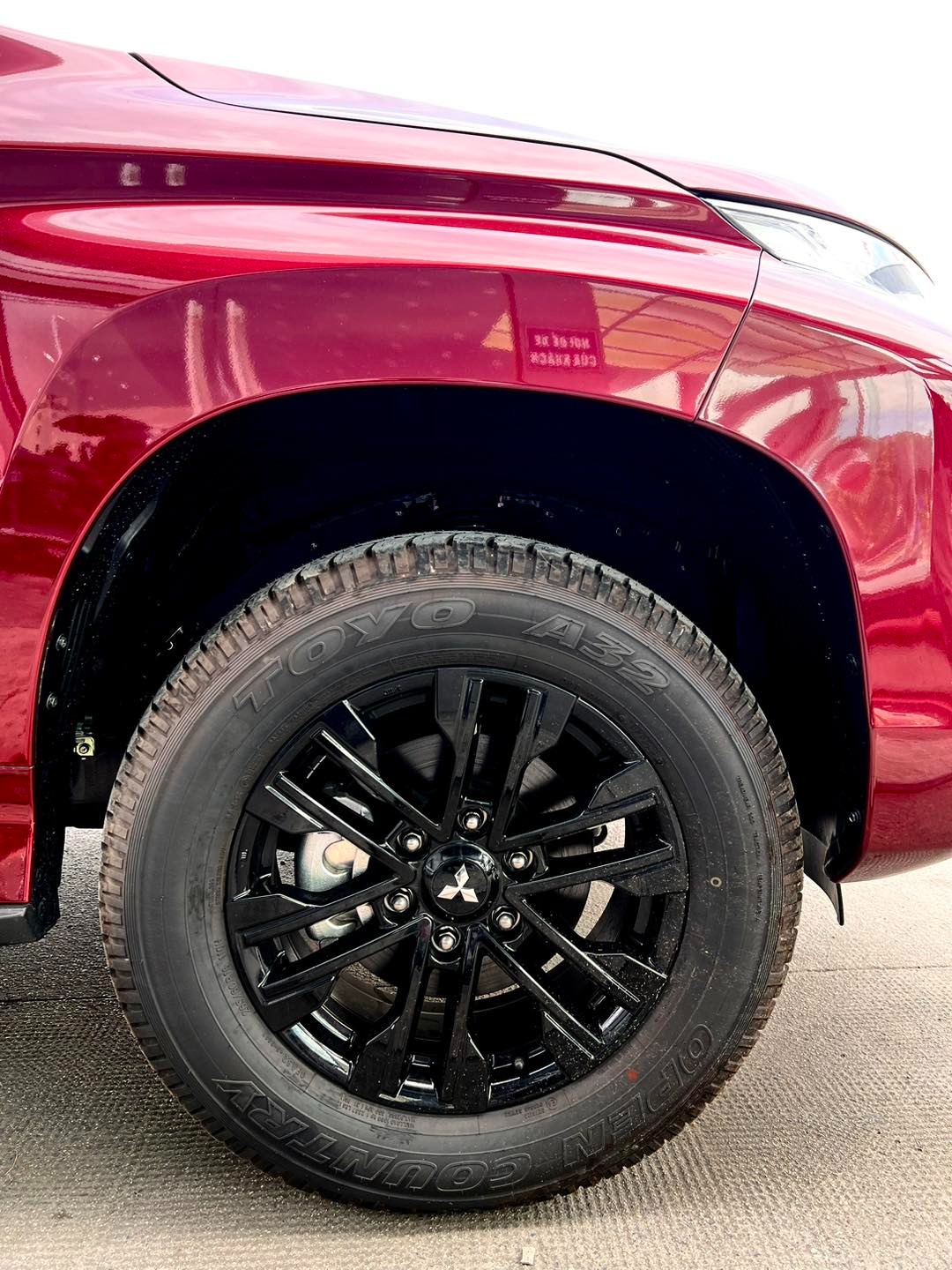 Mitsubishi Pajero Sport thêm bản mới tại Việt Nam: Đẹp hơn, thêm option, chơi sốc với 'mua xe từ 230 triệu' - Ảnh 12. Mitsubishi Pajero Sport thêm bản mới tại Việt Nam: Đẹp hơn, thêm option, chơi sốc với 'mua xe từ 230 triệu' - Ảnh 12.