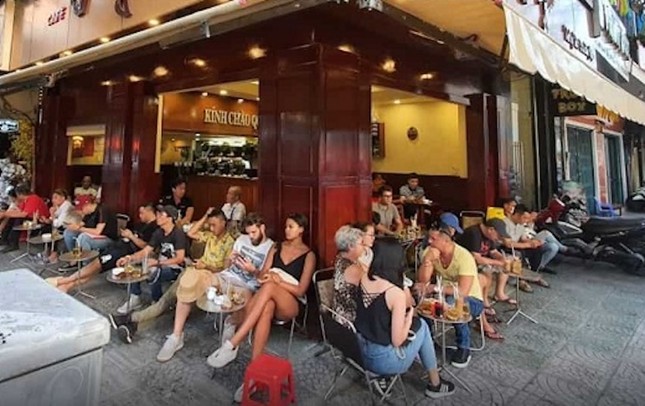 Đề xuất thí điểm kinh doanh ẩm thực có thu phí tại Phố đi bộ Nguyễn Huệ - Ảnh 1.