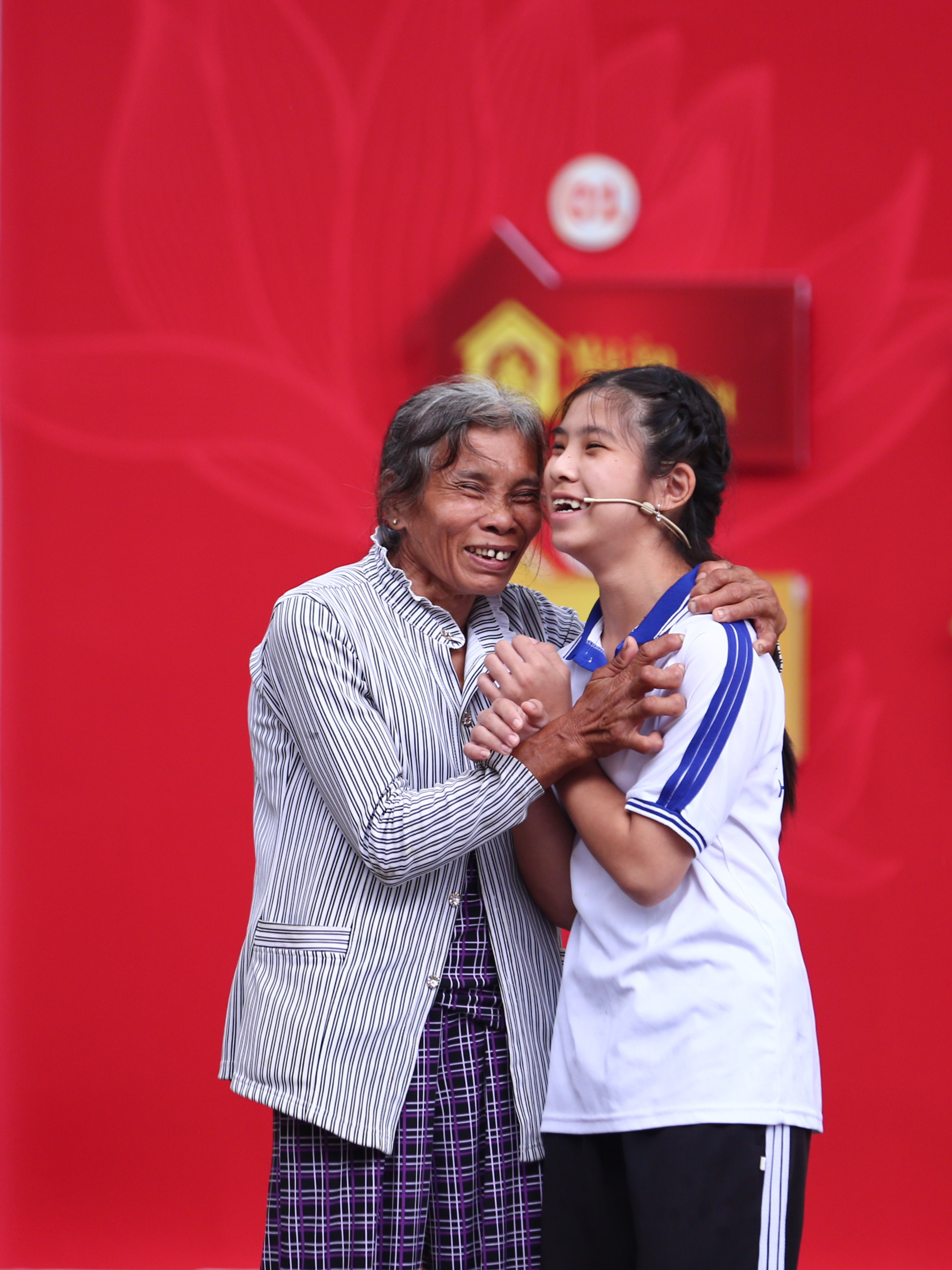 1696388274mai-am-gia-dinh-viet_image_project_1.png