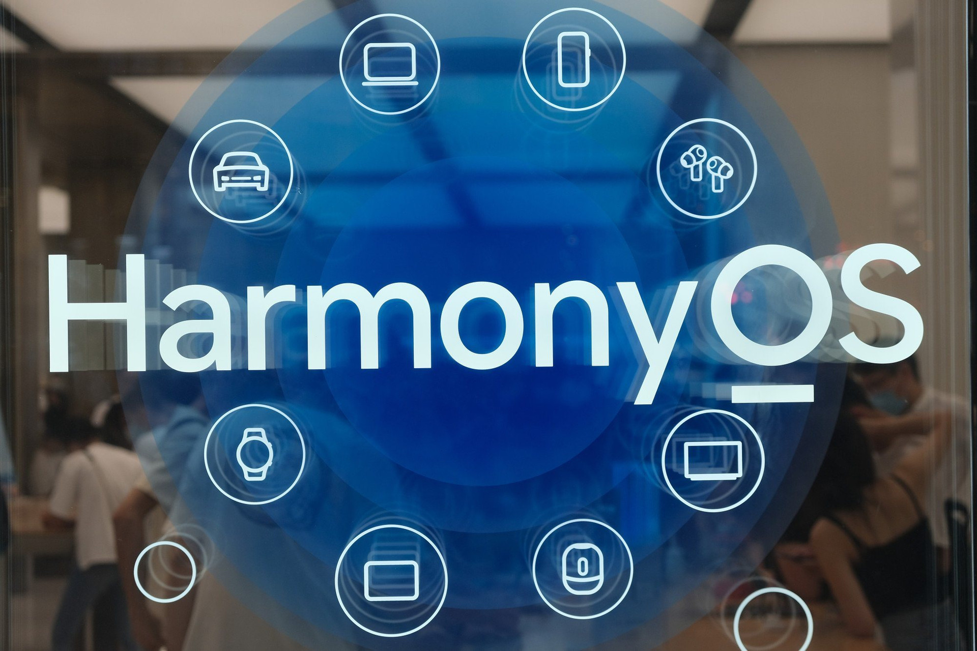 Canh bạc thay thế Android của Huawei thành công ngoài mong đợi, các ông lớn công nghệ Trung Quốc ồ ạt tuyển coder để viết ứng dụng cho HarmonyOS - Ảnh 2.