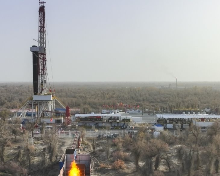 Trung Quốc chính thức lập kỷ lục mới với giếng dầu khí sâu nhất trên đất liền ở châu Á: Sâu hơn 9.400 mét, dự kiến mỗi ngày sản xuất 200 tấn dầu thô, chỉ mất 177 ngày khoan đã hoàn thành - Ảnh 1.