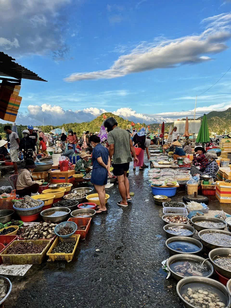 Ninh Thuận có duy nhất khu chợ trăm tuổi, là nơi mua bán phong phú nhất nhưng cần mẹo mới chọn được hải sản ngon rẻ - Ảnh 2.