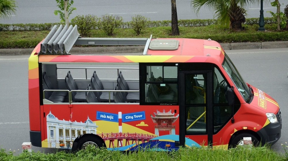 Hà Nội chấp thuận cho tuyến city tour một tầng thoáng nóc hoạt động từ 18/11 - Ảnh 1.