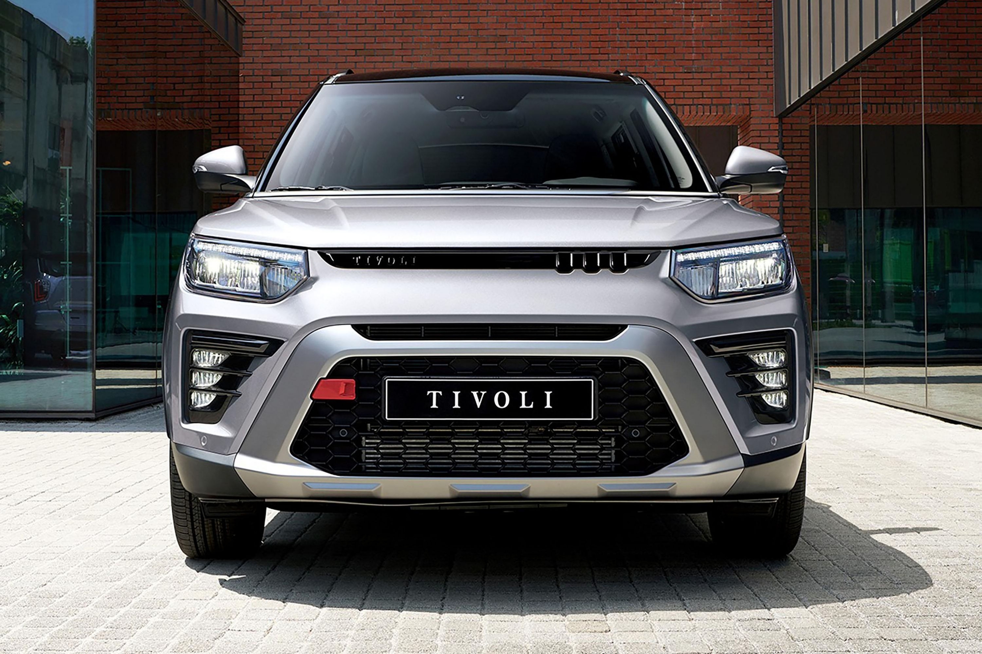 Sếp hãng xe Hàn gặp đối tác VN tại Huế: Tham vọng bán SUV điện đấu VF 8, xây nhà máy công suất 15.000 xe/năm - Ảnh 3. Sếp hãng xe Hàn gặp đối tác VN tại Huế: Tham vọng bán SUV điện đấu VF 8, xây nhà máy công suất 15.000 xe/năm - Ảnh 3.