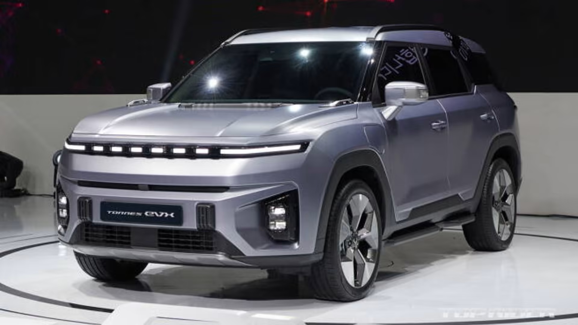 Sếp hãng xe Hàn gặp đối tác VN tại Huế: Tham vọng bán SUV điện đấu VF 8, xây nhà máy công suất 15.000 xe/năm - Ảnh 2. Sếp hãng xe Hàn gặp đối tác VN tại Huế: Tham vọng bán SUV điện đấu VF 8, xây nhà máy công suất 15.000 xe/năm - Ảnh 2.