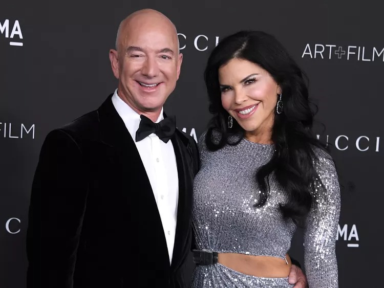 Vợ của triệu phú Dubai lên tiếng dạy khôn bạn gái tỷ phú Jeff Bezos cách đồng hành bên một người đàn ông giàu có: Mèo nào thắng mỉu nào? - Ảnh 5.