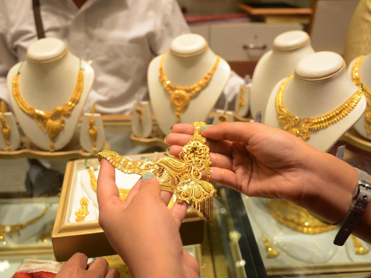 Mùa cưới tỷ đô: Thỏi ‘nam châm hút tiền’ ở một quốc gia châu Á, hàng trăm tấn vàng trở thành sính lễ - Ảnh 3.