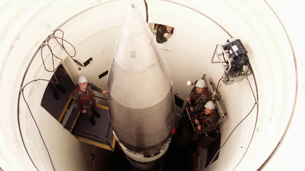 Tên lửa đạn đạo gặp sự cố, Mỹ kích hoạt chế độ tự hủy - Ảnh 1.