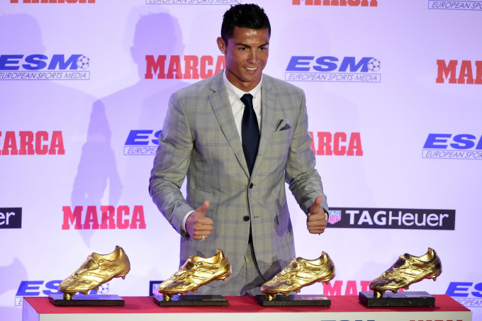 Những lần Ronaldo công khai kèn cựa Messi: Tự nhận giỏi hơn, tuyên bố giải nghệ nếu đối thủ giành Quả bóng vàng - Ảnh 3.