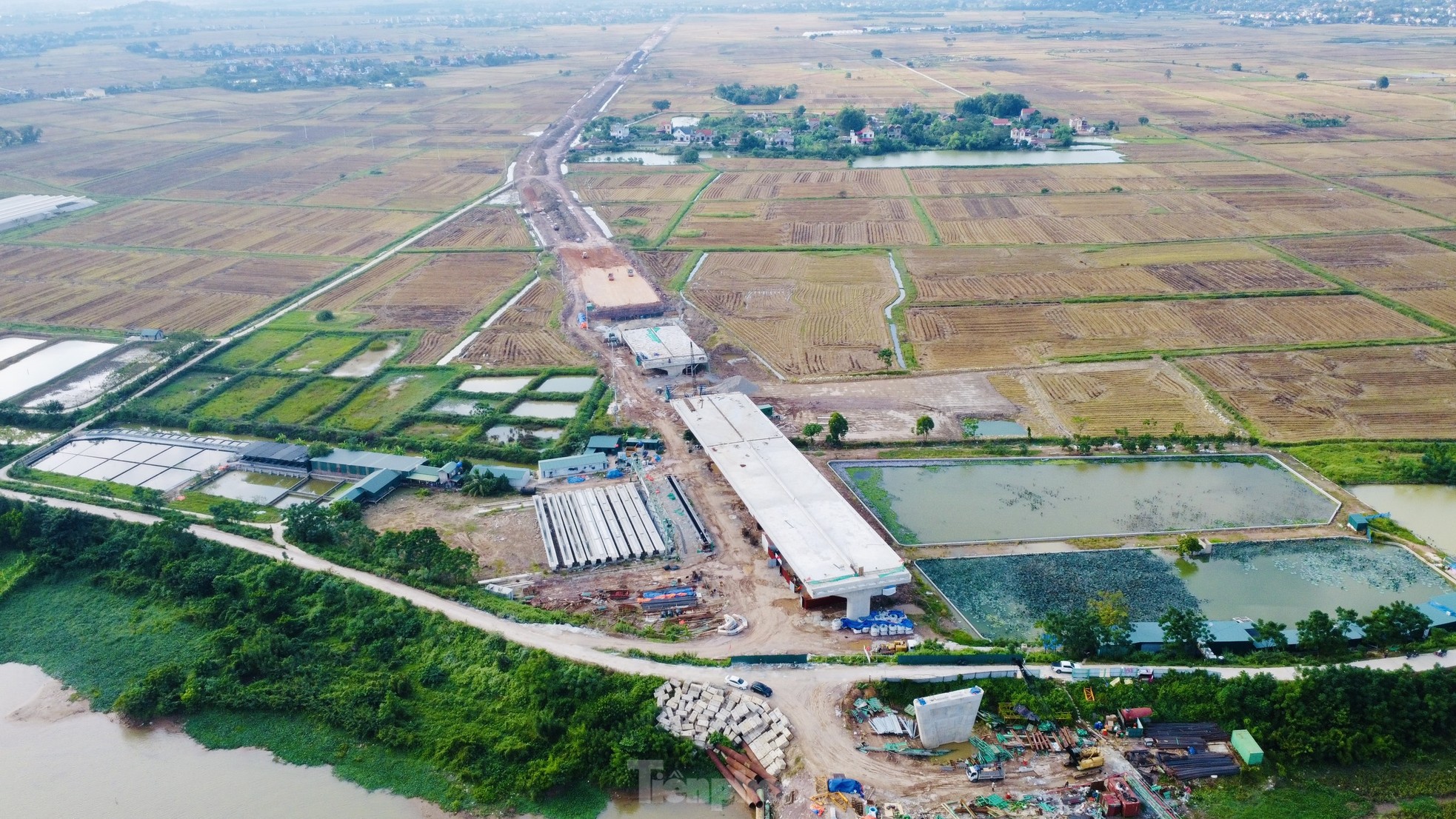 Cầu dây văng trị giá gần 1.500 tỷ đồng nối Bắc Giang - Hải Dương sắp thành hình - Ảnh 12.