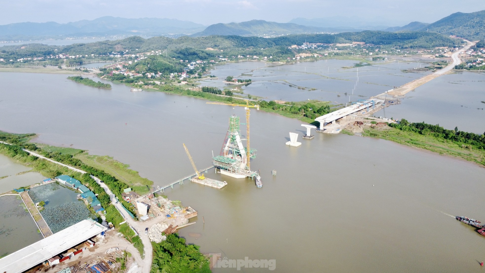 Cầu dây văng trị giá gần 1.500 tỷ đồng nối Bắc Giang - Hải Dương sắp thành hình - Ảnh 13.