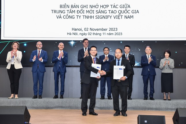 Thủ tướng cam kết 'đầu tư vào Việt Nam sẽ thành công' - Ảnh 3.