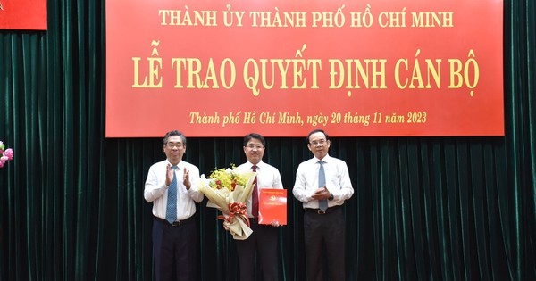 Ông Phạm Hồng Sơn làm Chánh Văn phòng Thành ủy TP HCM