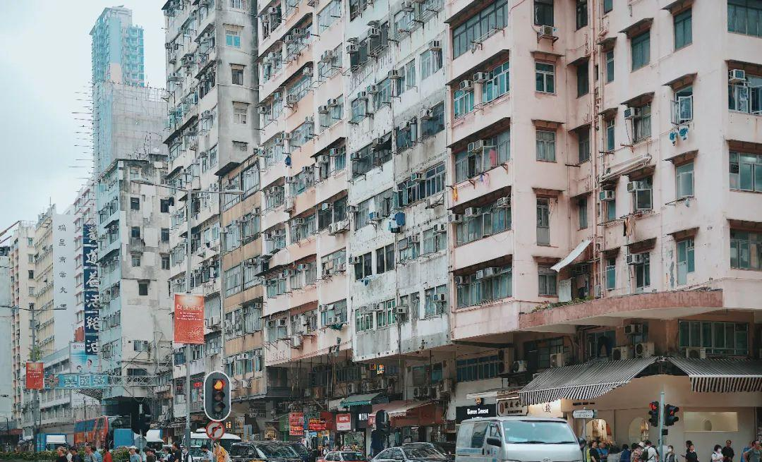 Blogger chia sẻ một ngày ăn chơi xả láng tại quận &quot;nghèo nhất&quot; Hồng Kông (Trung Quốc): Trả giá thoải mái, thứ gì cũng có!- Ảnh 1.