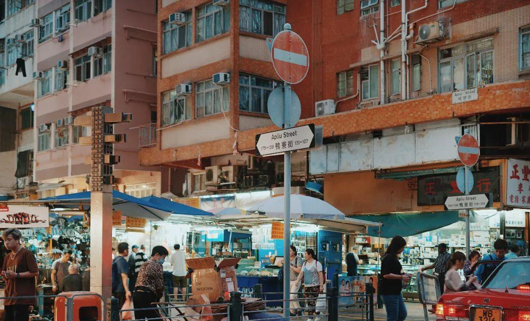 Blogger chia sẻ một ngày ăn chơi xả láng tại quận &quot;nghèo nhất&quot; Hồng Kông (Trung Quốc): Trả giá thoải mái, thứ gì cũng có!- Ảnh 3.