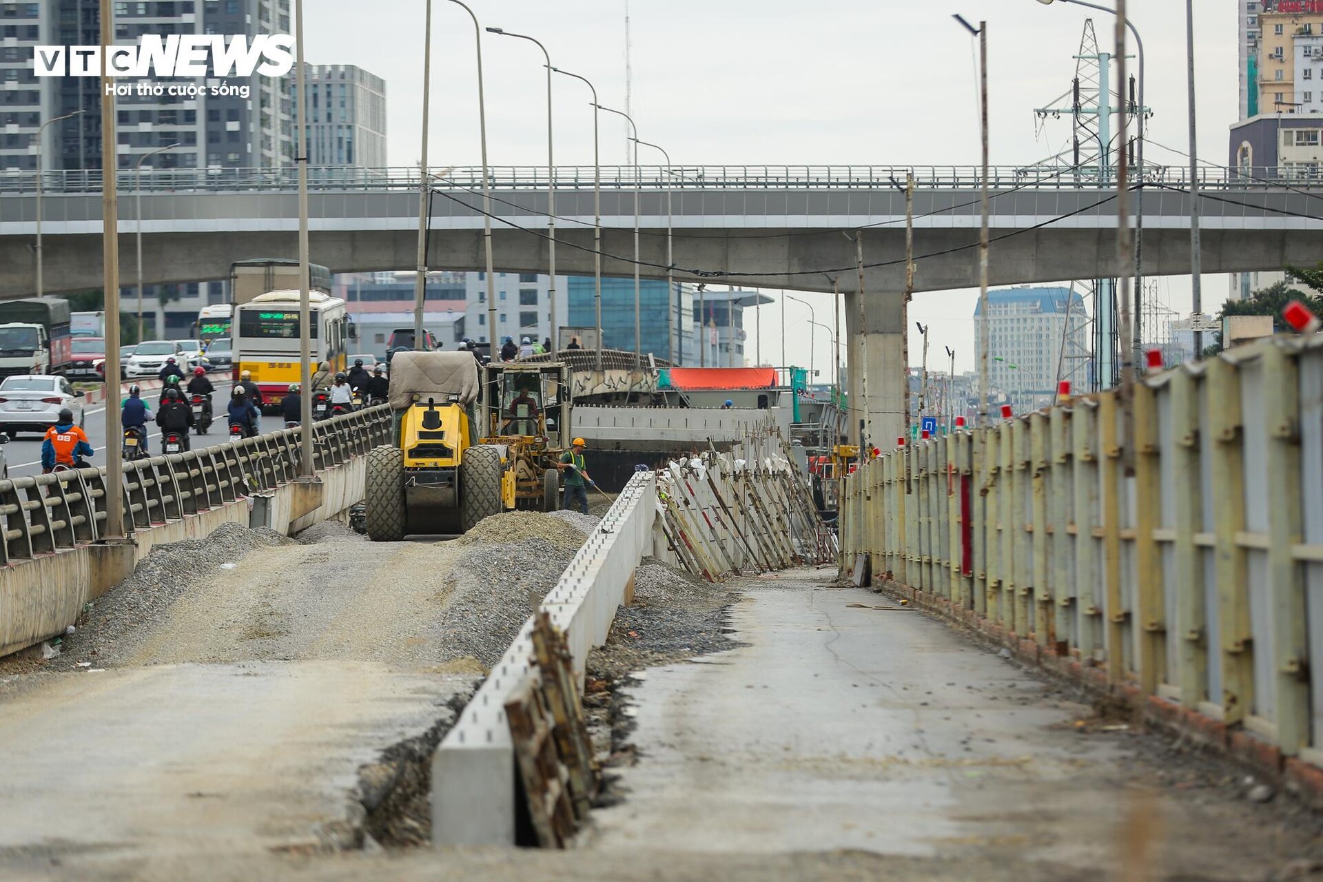 Hai cầu vượt thép 342 tỷ đồng ở Hà Nội thế nào sau hơn 9 tháng thi công? - Ảnh 9.