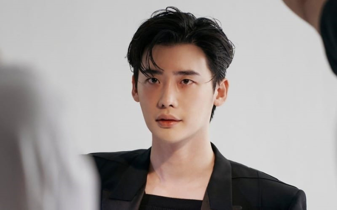 Jennie thành hàng xóm của Lee Jong Suk - Suga (BTS), giá trị thực của biệt thự mới tậu gây choáng - Ảnh 3.