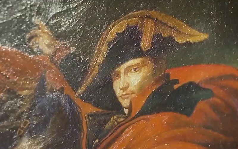 Chiếc mũ của Napoleon được bán với giá 2,1 triệu USD - Ảnh 1.