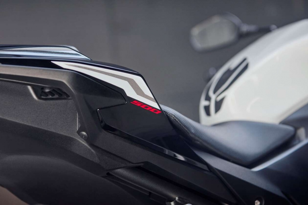 Khám phá Honda CB500 Hornet 2024 giá gần 180 triệu đồng - Ảnh 19.