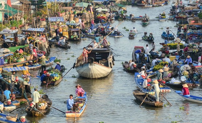 Khách quốc tế đến Việt Nam tăng, thêm 'ngôi sao' mới - Ảnh 3.