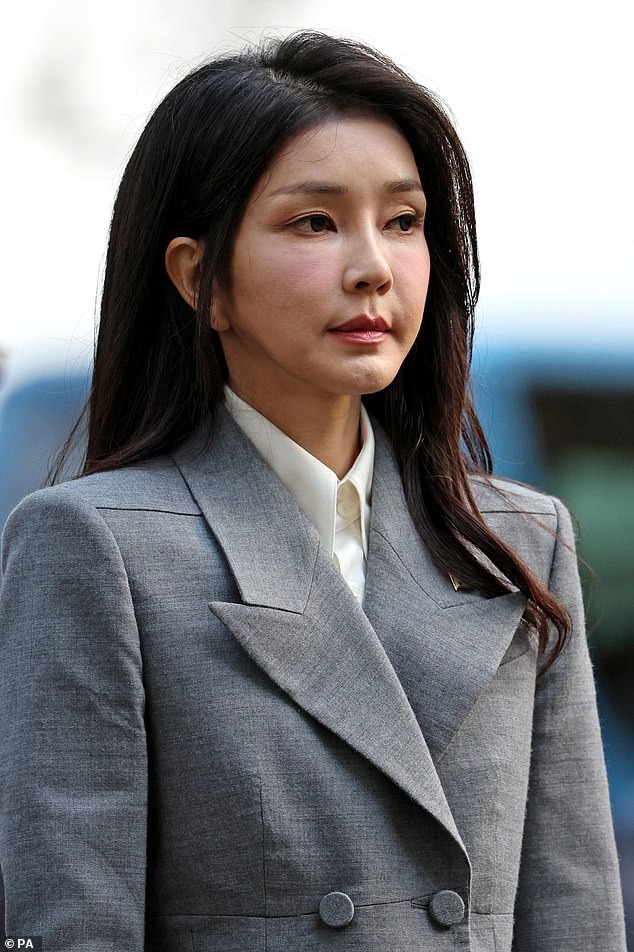 Đệ nhất Phu nhân Hàn Quốc diện trang phục lộng lẫy trong tiệc tối với Thị trưởng London, "gây bão" với thần thái cuốn hút- Ảnh 1.