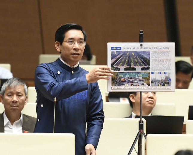 Đại biểu Nguyễn Văn Cảnh đề xuất 'điểm ngắm cảnh' trên đường cao tốc - Ảnh 1.