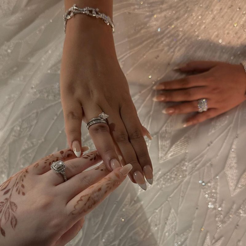 Đám cưới xa hoa của tỷ phú công nghệ và Công chúa Dubai: Váy đính kim cương, bánh cưới 7 tầng!