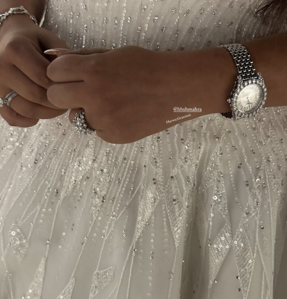 Đám cưới xa hoa của tỷ phú công nghệ và Công chúa Dubai: Váy đính kim cương, bánh cưới 7 tầng!- Ảnh 9.