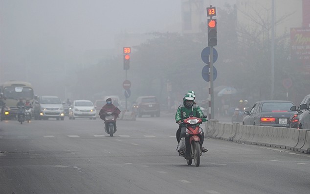Miền Bắc ô nhiễm không khí nghiêm trọng đến bao giờ? - Ảnh 1.