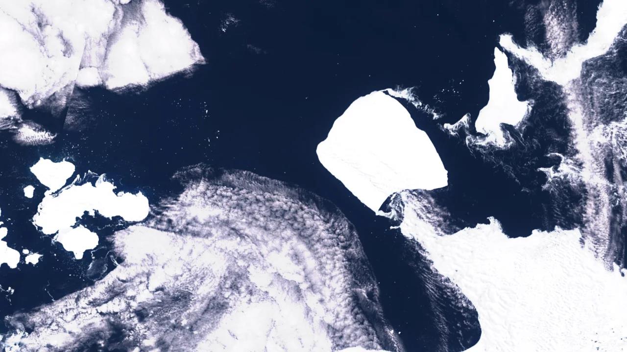 Tảng băng trôi lớn nhất thế giới bắt đầu "lang thang"