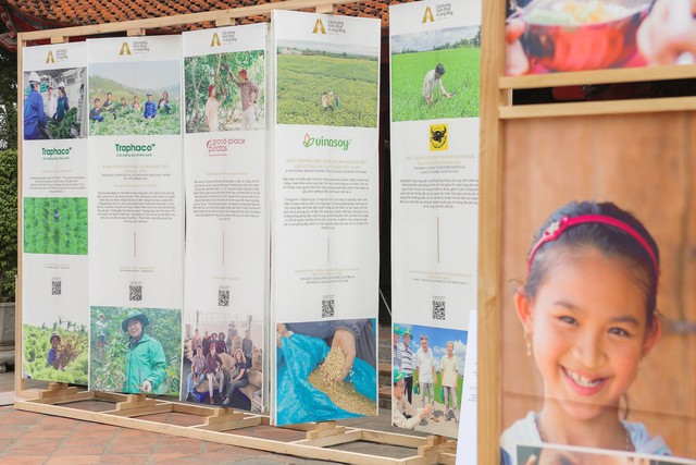 Một sự kiện đặc biệt đang được giới trẻ Hà Nội kéo đến check-in: Triển lãm tôn vinh những người hùng vì cộng đồng - Ảnh 10.