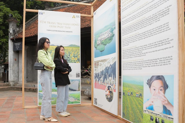 Một sự kiện đặc biệt đang được giới trẻ Hà Nội kéo đến check-in: Triển lãm tôn vinh những người hùng vì cộng đồng - Ảnh 4.