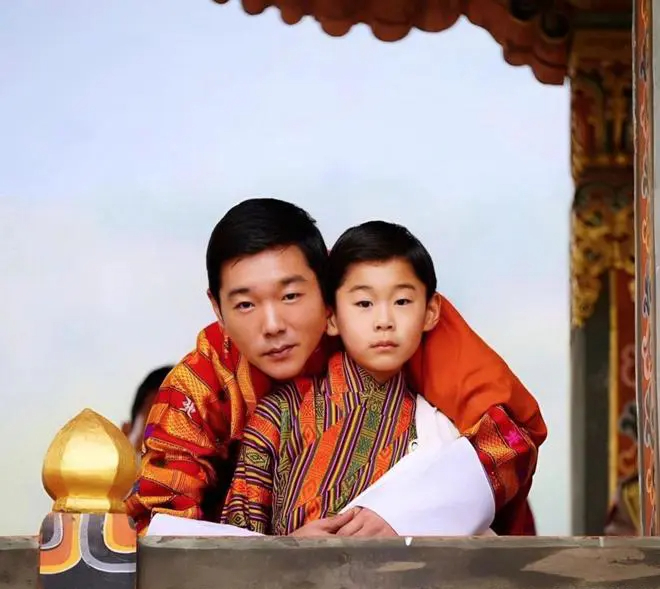 Nhị hoàng tử ít ai biết của Vương quốc Bhutan: Khí chất không kém nhà vua, chưa lập gia đình nhưng đã có con gái - Ảnh 6.