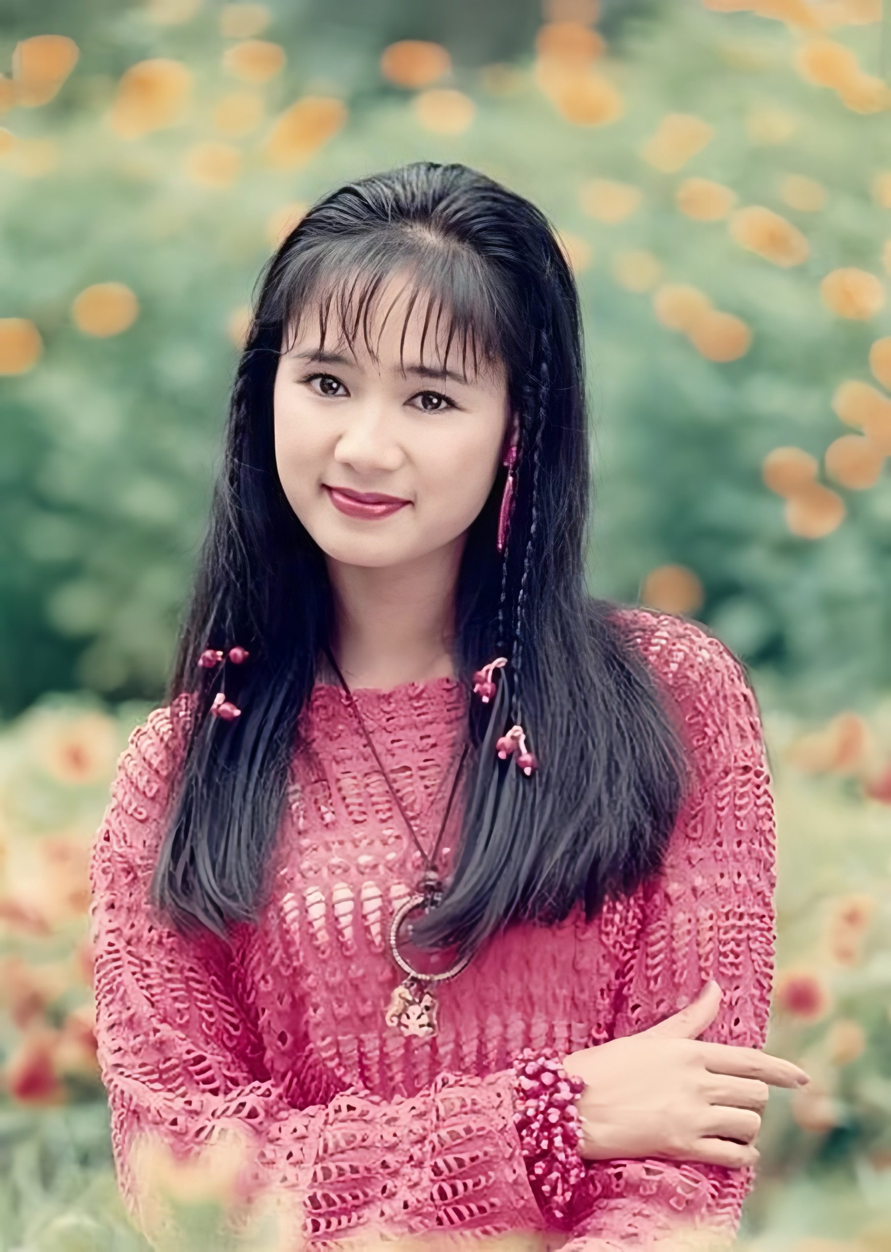 Showbiz Việt có 1 mỹ nhân được ngợi ca sở hữu nhan sắc là "khuôn vàng thước ngọc", giờ 54 tuổi vẫn cực đẹp- Ảnh 5.