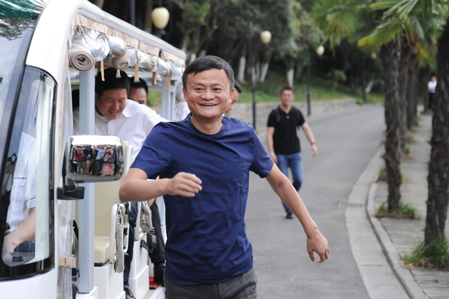 59 tuổi đi bán đồ ăn: Chiến lược khởi nghiệp lại 1 lần nữa được Jack Ma cân đo đong đếm kỹ lưỡng suốt 2 năm ở ẩn - Ảnh 3.